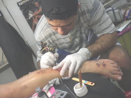 Tatuando 2